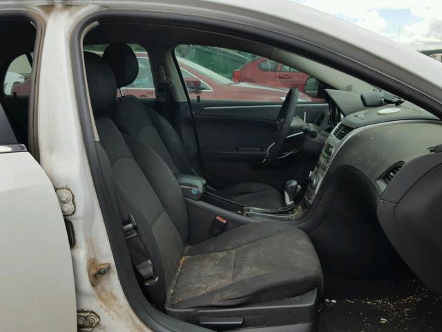 1G1ZC5EU6BF181976 - 2011 CHEVROLET MALIBU 1LT WHITE photo 5