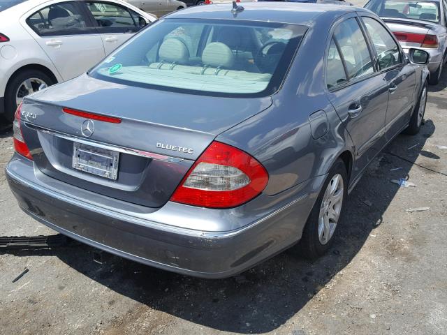 WDBUF22X18B231073 - 2008 MERCEDES-BENZ E 320 CDI GRAY photo 4