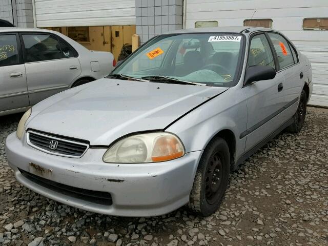 1HGEJ6600TL009833 - 1996 HONDA CIVIC SILVER photo 2