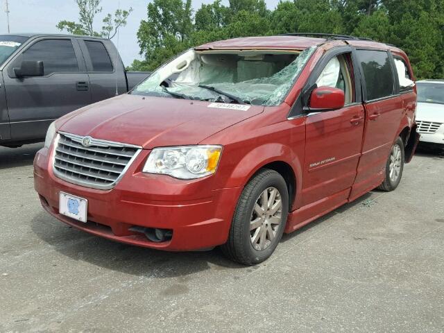 2A8HR54P78R811947 - 2008 CHRYSLER TOWN & COU BURGUNDY photo 2