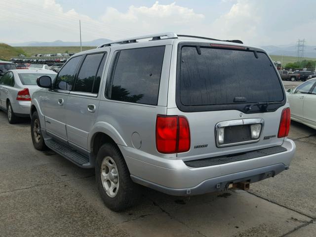 5LMFU28A5YLJ37591 - 2000 LINCOLN NAVIGATOR SILVER photo 3