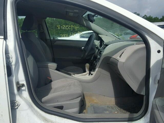 1G1ZA5EN1A4144133 - 2010 CHEVROLET MALIBU LS თეთრი ფოტო 5