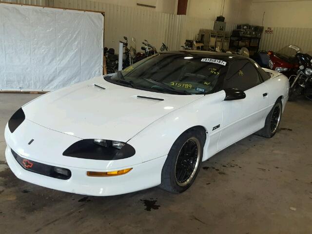 2G1FP22P1R2215189 - 1994 CHEVROLET CAMARO WHITE photo 2