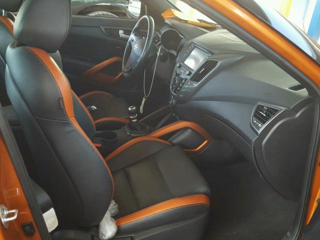 KMHTC6AE4GU288296 - 2016 HYUNDAI VELOSTER T ORANGE photo 5