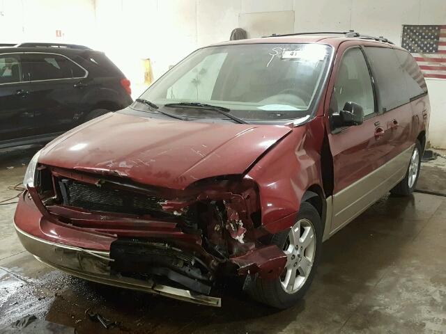 2FMDA58215BA16971 - 2005 FORD FREESTAR RED photo 2