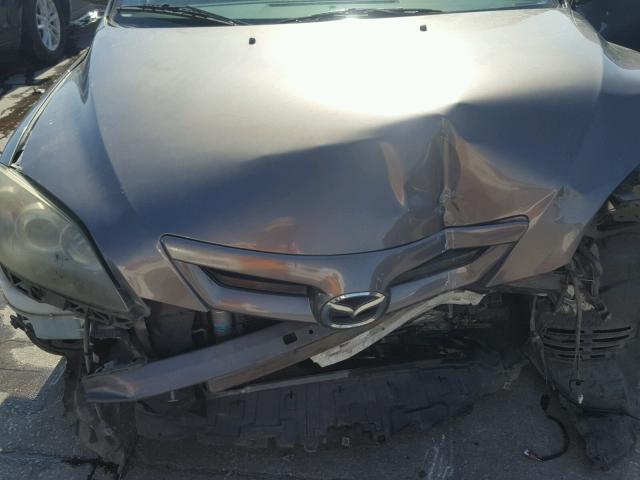 JM1BK143871676813 - 2007 MAZDA 3 HATCHBAC GRAY photo 7