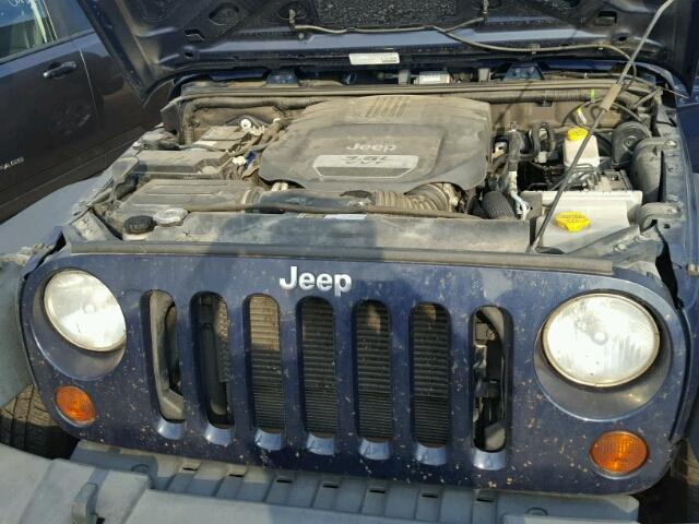 1C4BJWDG6DL572064 - 2013 JEEP WRANGLER U BLACK photo 7