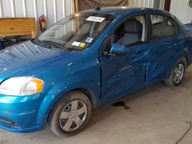 KL1TD56EX9B615410 - 2009 CHEVROLET AVEO LS BLUE photo 10