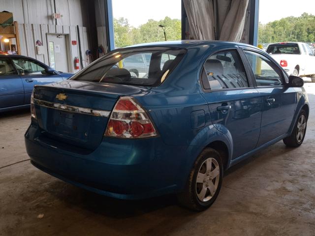 KL1TD56EX9B615410 - 2009 CHEVROLET AVEO LS BLUE photo 4