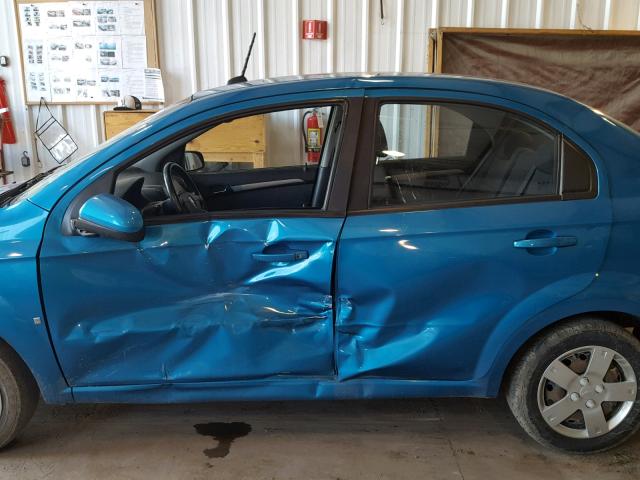 KL1TD56EX9B615410 - 2009 CHEVROLET AVEO LS BLUE photo 9