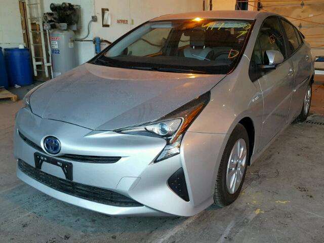 JTDKBRFU5H3543646 - 2017 TOYOTA PRIUS SILVER photo 2