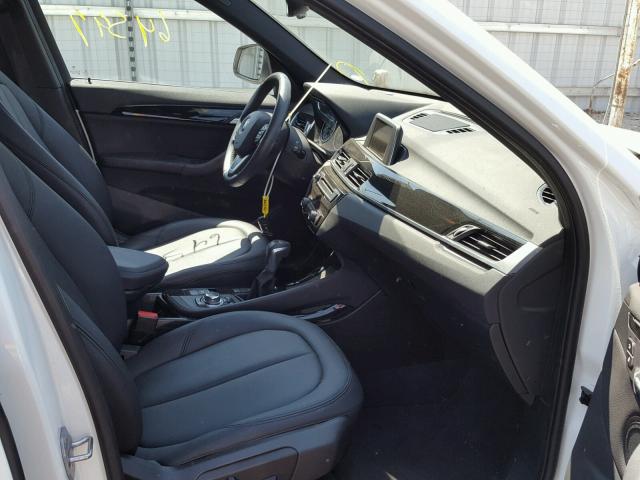 WBXHT3C30GP884575 - 2016 BMW X1 XDRIVE2 WHITE photo 5