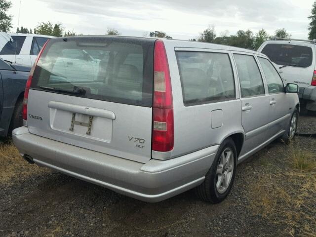 YV1LW5675W2527424 - 1998 VOLVO V70 GLT SILVER photo 4