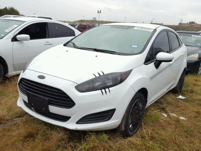 3FADP4AJ2FM114587 - 2015 FORD FIESTA S WHITE photo 2