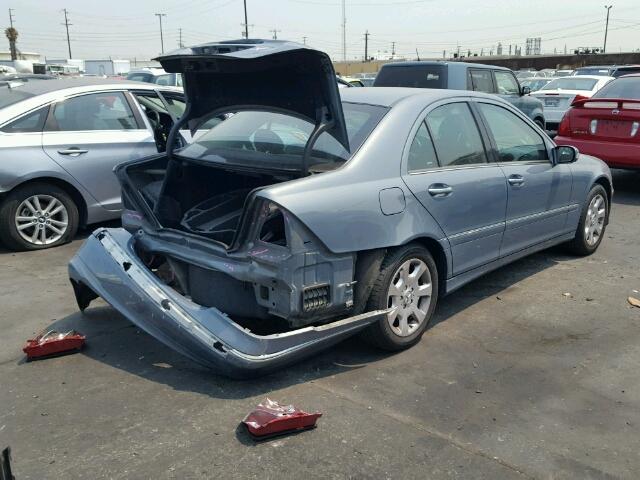 WDBRF61J25A687417 - 2005 MERCEDES-BENZ C 240 BLUE photo 4