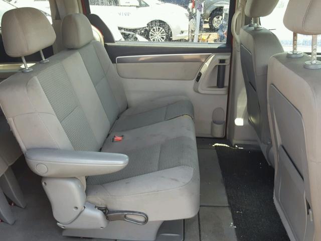 2V8HW44189R598373 - 2009 VOLKSWAGEN ROUTAN S RED photo 6