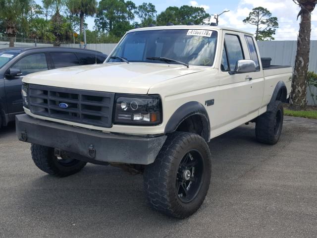 1FTHX26F8TEA40114 - 1996 FORD F250 CREAM photo 2