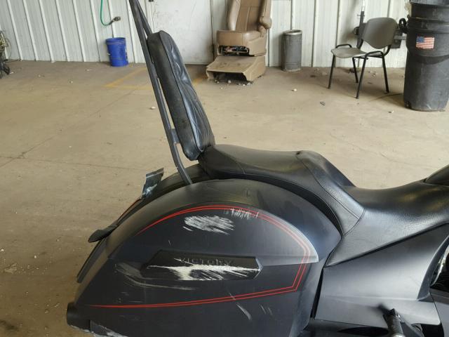 5VPEW36N8D3013495 - 2013 VICTORY MOTORCYCLES HARD-BALL Schwarz Foto 6