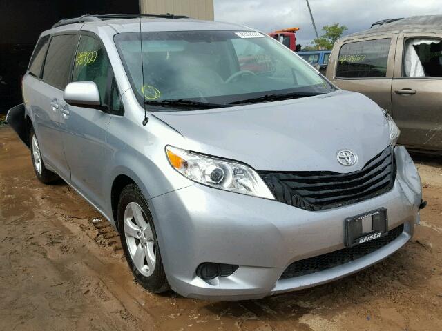 5TDKK3DC3DS281111 - 2013 TOYOTA SIENNA LE SILVER photo 1