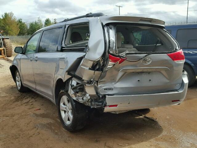 5TDKK3DC3DS281111 - 2013 TOYOTA SIENNA LE SILVER photo 3