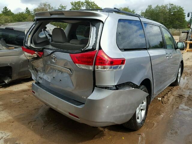 5TDKK3DC3DS281111 - 2013 TOYOTA SIENNA LE SILVER photo 4