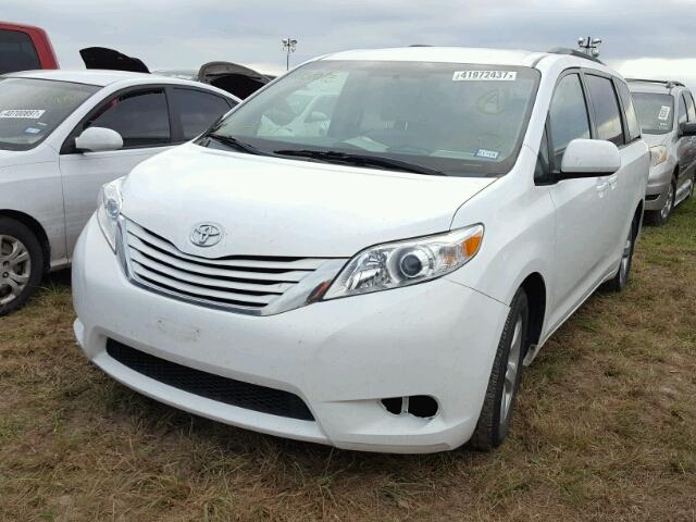 5TDKK3DC4FS571831 - 2015 TOYOTA SIENNA WHITE photo 2