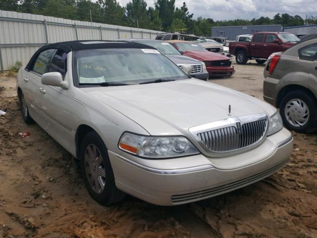 1LNHM83W54Y650998 - 2004 LINCOLN TOWN CAR U WHITE photo 1