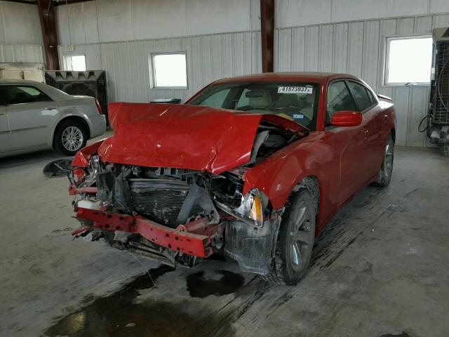 2C3CDXBG3CH237347 - 2012 DODGE CHARGER SE RED photo 2