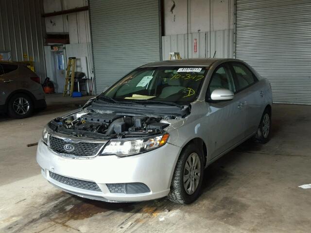 KNAFU4A20B5386816 - 2011 KIA FORTE SILVER photo 2