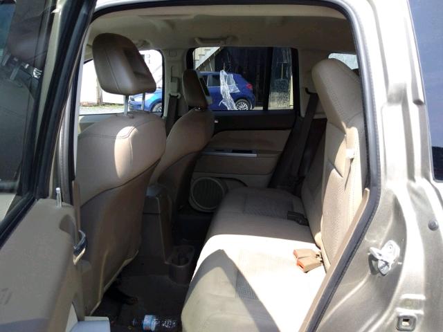 1J8FT47W28D750130 - 2008 JEEP COMPASS SP BEIGE photo 6