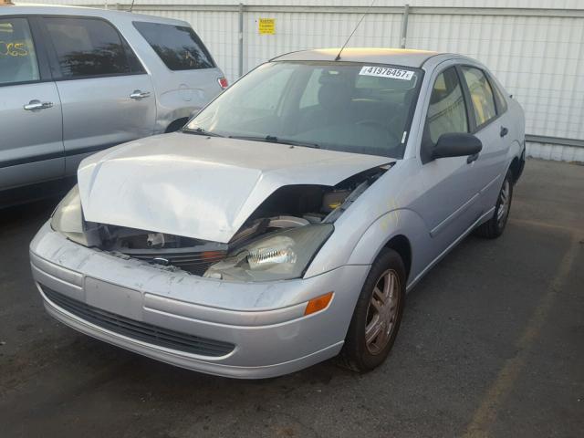 1FAFP38Z94W116638 - 2004 FORD FOCUS ZTS SILVER photo 2