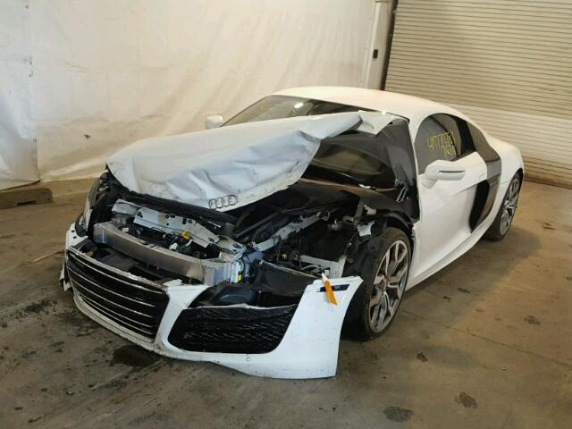 WUAGNAFG5EN001412 - 2014 AUDI R8 5.2 QUA WHITE photo 2