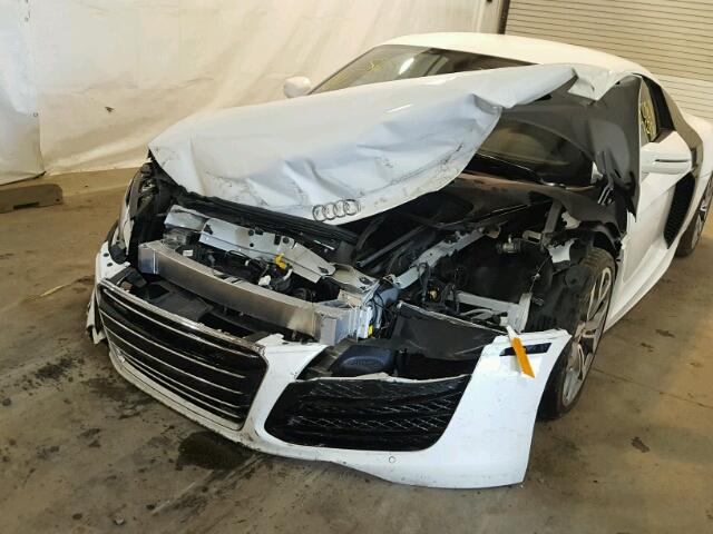 WUAGNAFG5EN001412 - 2014 AUDI R8 5.2 QUA WHITE photo 9