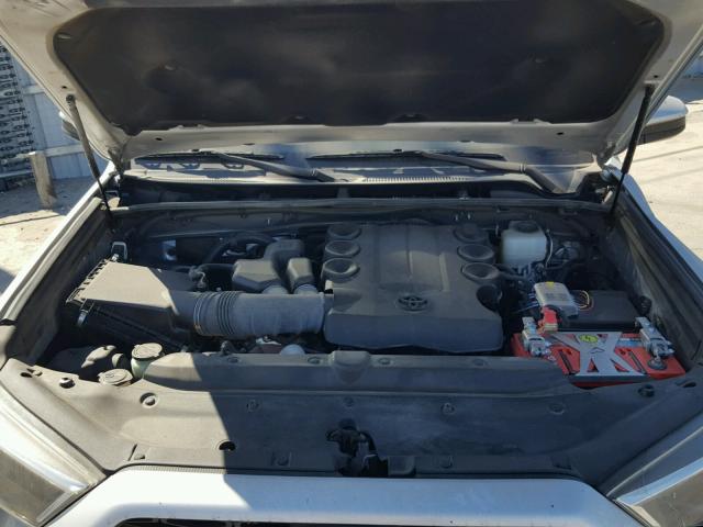 JTEBU5JR7G5287188 - 2016 TOYOTA 4RUNNER SR SILVER photo 7