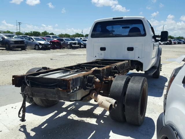 1FDAF56R48EB77828 - 2008 FORD F550 SUPER WHITE photo 4