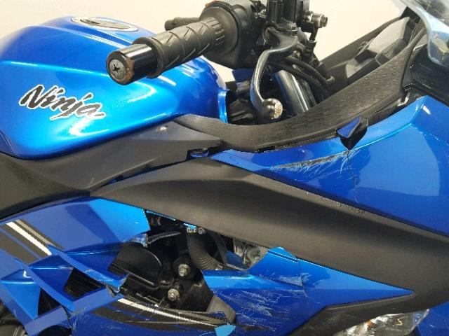 JKAEX8A15HDA30815 - 2017 KAWASAKI EX300 A BLUE photo 19