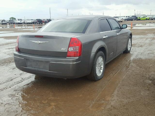 2C3CA4CD8AH122932 - 2010 CHRYSLER 300 TOURIN GRAY photo 4