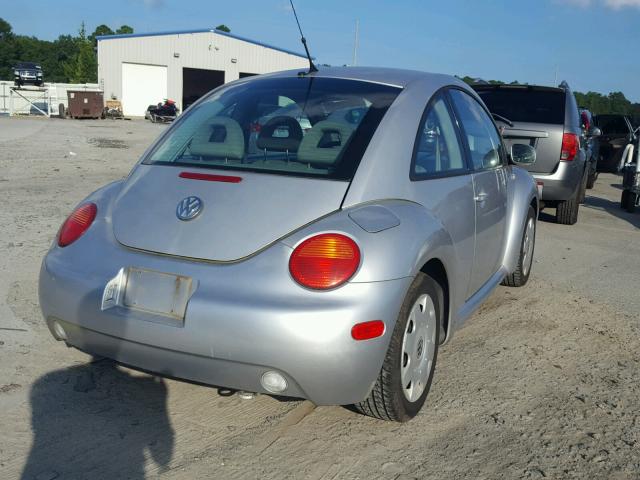 3VWCK21C91M472706 - 2001 VOLKSWAGEN NEW BEETLE 银色 照片 4