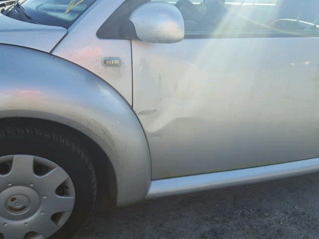 3VWCK21C91M472706 - 2001 VOLKSWAGEN NEW BEETLE 银色 照片 9