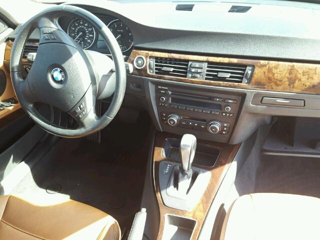 WBAPH7C52BE682065 - 2011 BMW 328 WHITE photo 9