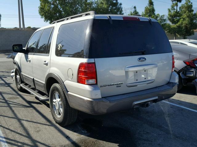 1FMPU15555LA54585 - 2005 FORD EXPEDITION SILVER photo 3