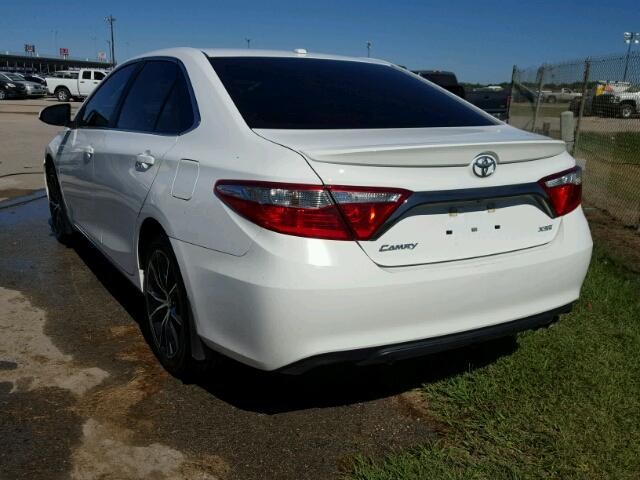 4T1BF1FK4GU216194 - 2016 TOYOTA CAMRY WHITE photo 3