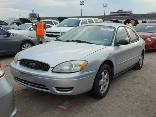 1FAFP53U45A263763 - 2005 FORD TAURUS SE SILVER photo 2