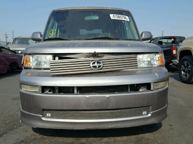 JTLKT324240158075 - 2004 TOYOTA SCION XB Gris foto 9