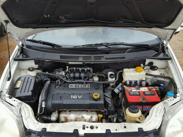 KL1TD56667B162697 - 2007 CHEVROLET AVEO BASE Biały zdjęcie 7