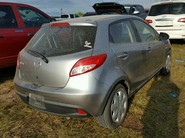 JM1DE1HY8B0122918 - 2011 MAZDA MAZDA2 SILVER photo 4