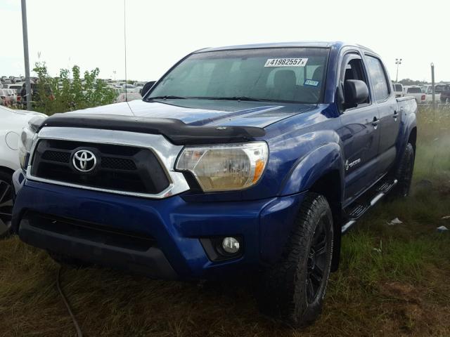 3TMJU4GN2FM181805 - 2015 TOYOTA TACOMA BLUE photo 2