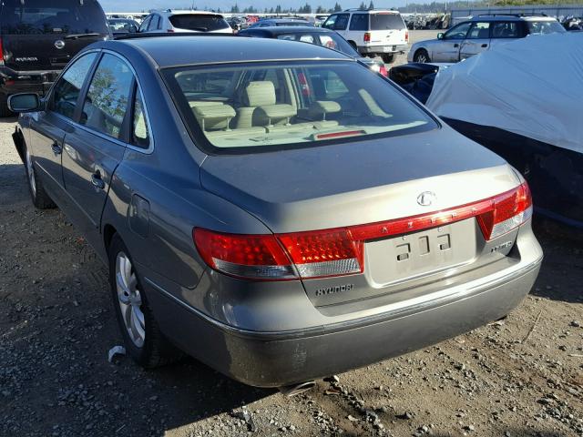 KMHFC46F26A127657 - 2006 HYUNDAI AZERA SE GRAY photo 3