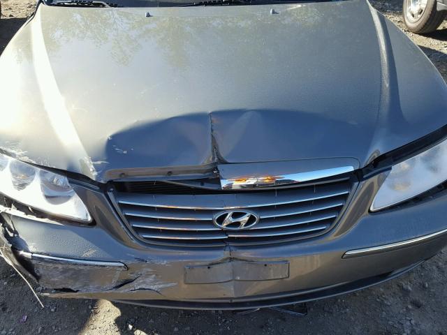 KMHFC46F26A127657 - 2006 HYUNDAI AZERA SE GRAY photo 7