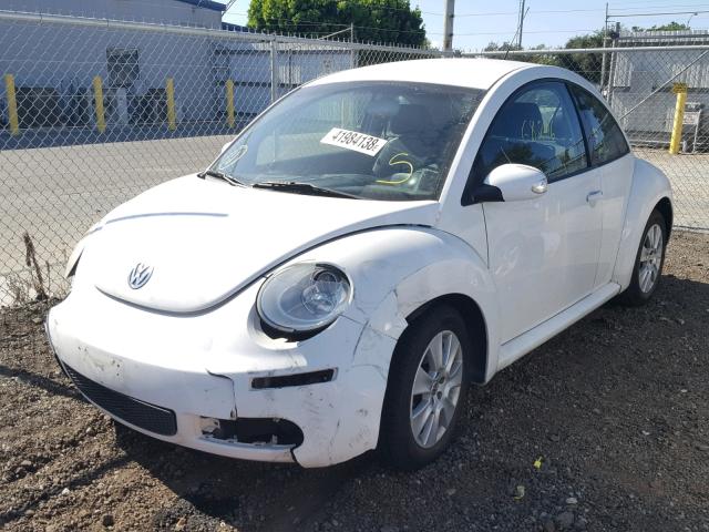 3VWPG31C29M511785 - 2009 VOLKSWAGEN NEW BEETLE თეთრი ფოტო 2